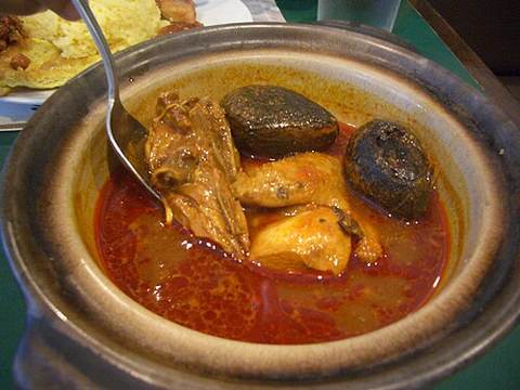 Ayam buah keluak