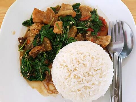 Pad kra pao