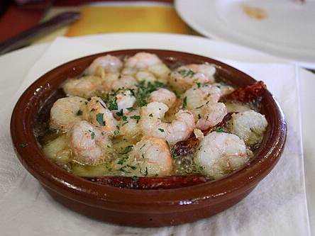 Pollo al ajillo