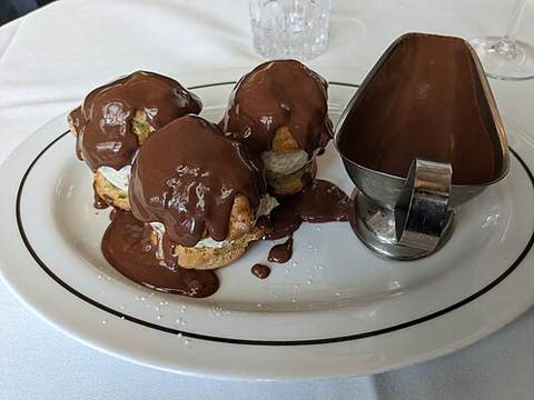 Profiteroles