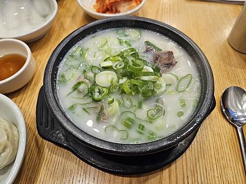 Seolleongtang