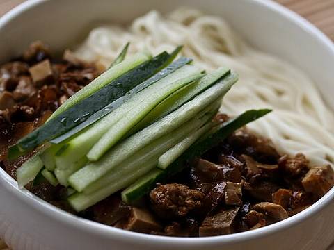 Zhajiangmian