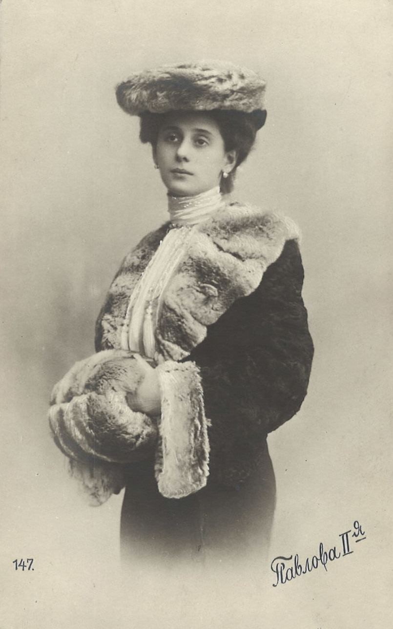 Portrait of the Russian ballerina Anna Pavlova around 1905